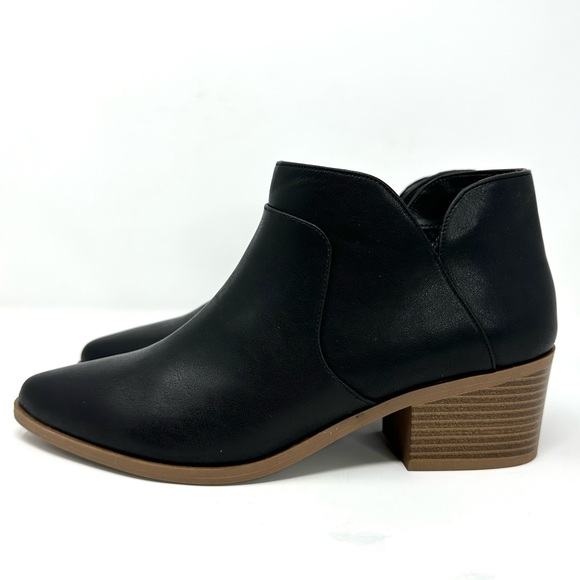 Women’s Vidyaa Black Ankle Booties - Picture 7 of 9